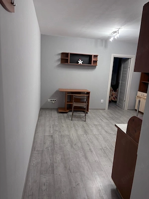 Vând apartament 2 camere în Vasile Aaron  - imagine 5