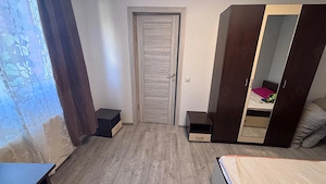 Vând apartament 2 camere în Vasile Aaron  - imagine 9