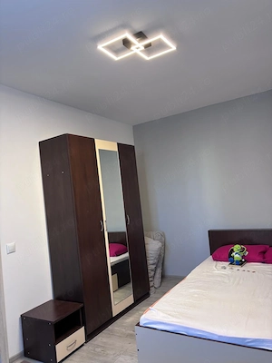 Vând apartament 2 camere în Vasile Aaron  - imagine 10