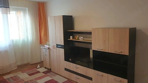 Garsonieră de închiriat 