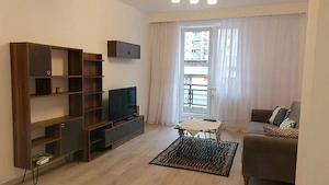 Apartament 3 camere de închiriat 