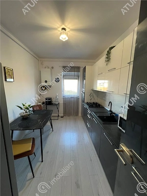 Apartament 3 camere balcon parcare zona Calea Cisnadiei din Sibiu - imagine 14