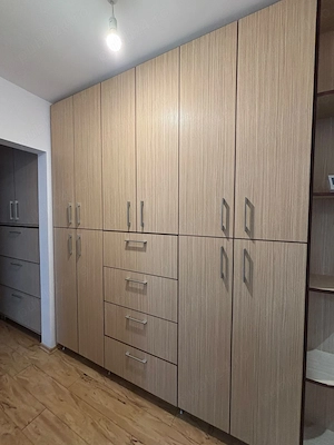 Ofer spre închiriere apartament cu 4 CAMERE  decomandat în cartierul MĂNĂȘTUR. - imagine 7