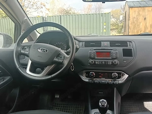 Vand autoturism Kia Rio 1,1CRDI fabricatie 2013 - imagine 3