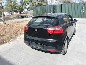 Vand autoturism Kia Rio 1,1CRDI fabricatie 2013 - imagine 4