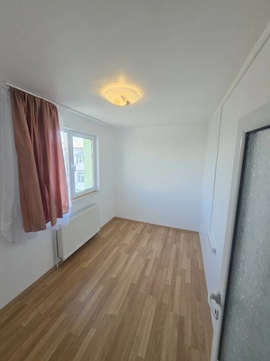 Vand apartament 3 camere  - imagine 2