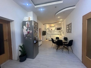 Casa 4 camere ... curte betonata si gradina ... 1 km de Shopping City - imagine 4