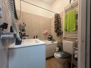 Casa 4 camere ... curte betonata si gradina ... 1 km de Shopping City - imagine 11
