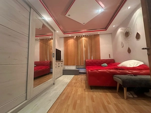 Casa 4 camere ... curte betonata si gradina ... 1 km de Shopping City - imagine 8