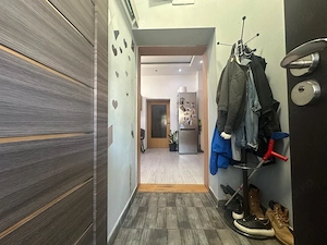 Casa 4 camere ... curte betonata si gradina ... 1 km de Shopping City - imagine 10