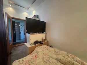 Casa 4 camere ... curte betonata si gradina ... 1 km de Shopping City - imagine 12