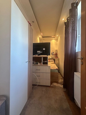 Casa 4 camere ... curte betonata si gradina ... 1 km de Shopping City - imagine 13