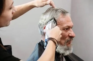 Frizer mobil la domiciliu Tuns acasa Haircut Nedeplasabili Seniori Batrani Coafor Sector 5 4 6