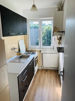 Apartament de vanzare, cu două camere, 37 mp, zona Dâmbu Pietros