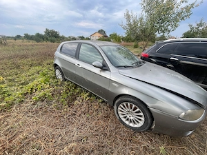 Dezmembrez Alfa Romeo 147 - imagine 2