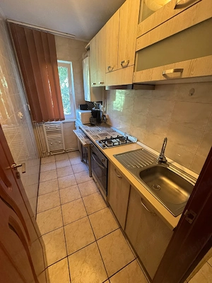 Inchiriez apartament 2 camere confort 2 termen lung zona campus Tomis Nord 400 euro - imagine 8