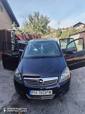 Opel Zafira B din 2011  - imagine 2