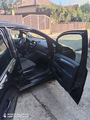 Opel Zafira B din 2011  - imagine 4