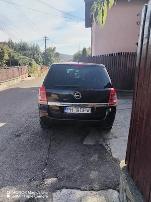 Opel Zafira B din 2011  - imagine 7