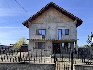 Casă de vânzare în Câlnic, Gorj - 18 km de Târgu Jiu - imagine 8