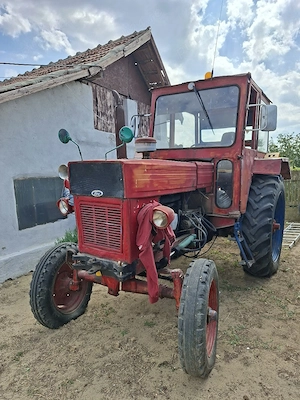Tractor Universal U650