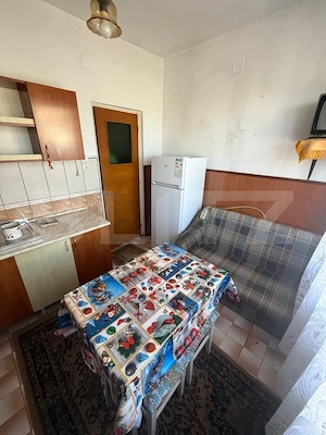 Garsoniera zona Noua, etaj intermediar, centrala proprie, boxa - imagine 3