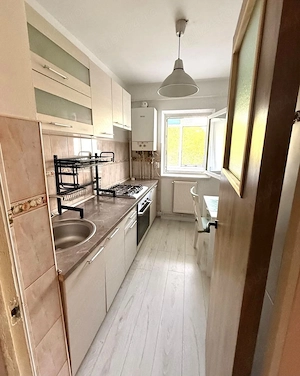 Apartament cu 2 camere decomandate in zona Nicolina. - imagine 6
