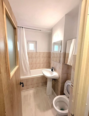 Apartament cu 2 camere decomandate in zona Nicolina. - imagine 7
