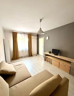 Apartament cu 2 camere decomandate in zona Nicolina. - imagine 3