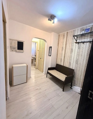 Apartament cu 2 camere decomandate in zona Nicolina. - imagine 2