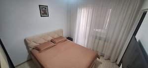 Închiriez apartament cu 2 camere  - imagine 2