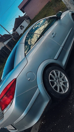 Opel Astra H TwinTop Cabrio - imagine 3