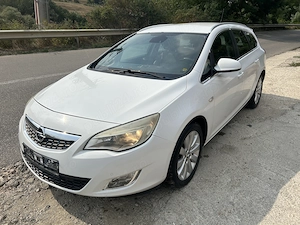 Dezmembram Opel Astra j - imagine 4