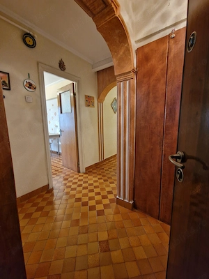 Proprietar.Vând   Schimb  apartament 3 camere decomandat, Confort 1   Pitești, Cartier Banat, Etaj 4 - imagine 2