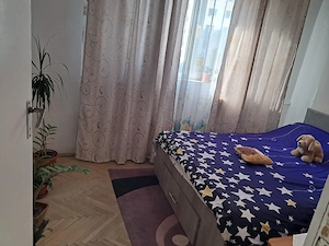 Propietar ,vand apartament cu 3 camera ,decomandat ,semi-mobilat si utilat 