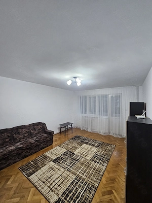 Proprietar | Închiriez apartament 2 camere DECOMANDAT, 72 mp, etaj. 2, CENTRALĂ PROPRIE
