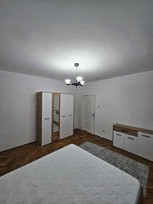 Proprietar | Închiriez apartament 2 camere DECOMANDAT, 72 mp, etaj. 2, CENTRALĂ PROPRIE - imagine 3