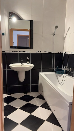 Apartament cu 3 camere in Avangarden - imagine 2