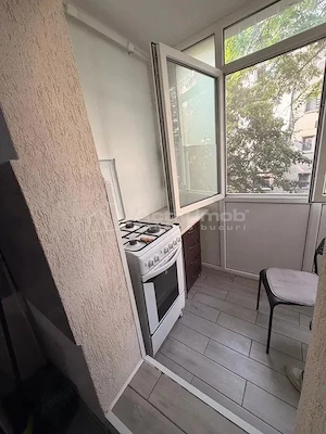 2 - camere - zona 9 Mai -Marasesti- decomandat - total mobilat si utilat - imagine 5