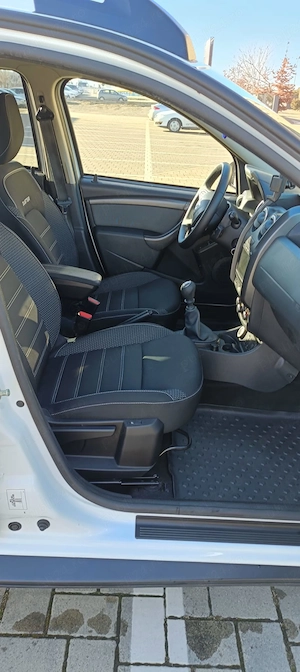  Dacia Duster 1,5 dci 4x4 2017, euro 6, impecabil, dotari UNICAT, factura, 172.000 km - imagine 9