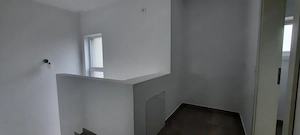 Locuinta cu 3 camere, curte si 2 locuri de parcare - imagine 12