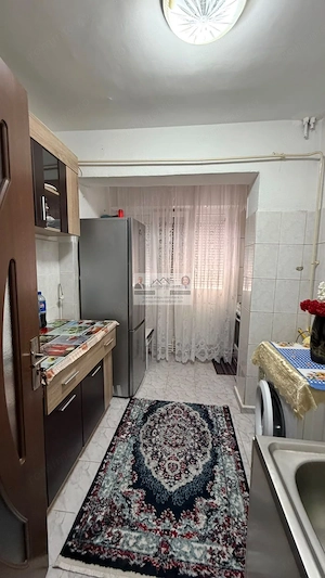 Apartament 2 camere, decomandat, etaj 2 - imagine 3