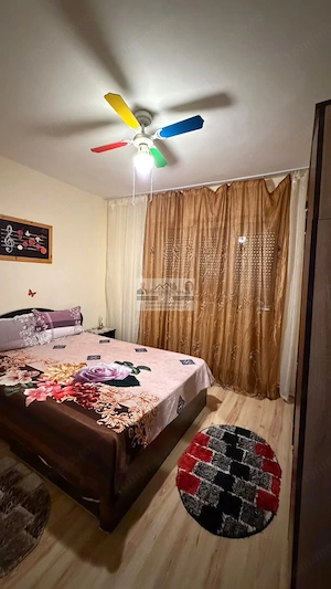 Apartament 2 camere, decomandat, etaj 2 - imagine 2