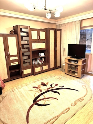 550 Euro inchiriere apartament cu 3 camere, etaj 3 din 8, zona peco BK - imagine 4