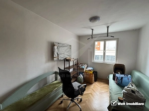 Apartament cu 4 camere, decomandat, etaj 1/4, boxa, balcon - imagine 3