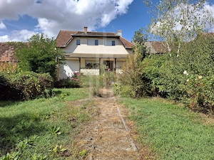 Casă cu doua corpuri de cladire de vânzare în Cornățel (an constructie 2003)