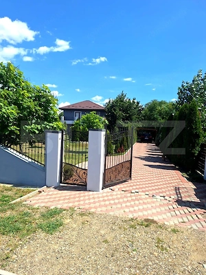 Casa 4 camere, 200 mp util, 1300 mp teren in proprietate, Sculeni - imagine 7