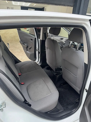 Chevrolet Aveo 2012 - imagine 2
