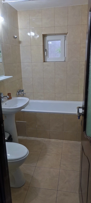Apartament cu 2 camere decomandat de închiriat. - imagine 7