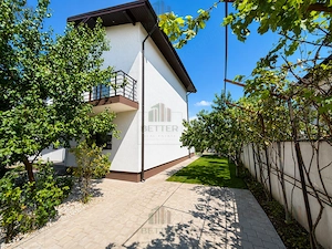 Casă P+1E+M, 4 camere, teren 367 | Mobilată și utilată | Str. Miorița - imagine 2
